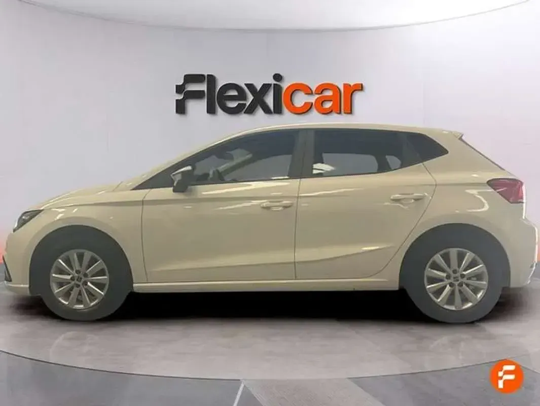 Usado Seat Ibiza FR 110 CV (80 kW) 2023 Blanco Utilitario
