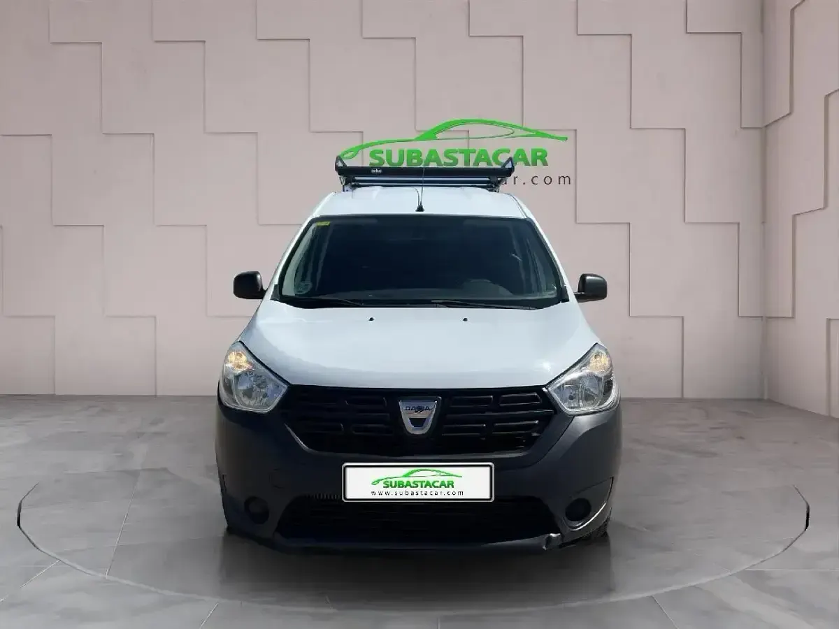 Usado Dacia Dokker Essentiel 75 CV (55 kW) 2019 Blanco Monovolumen