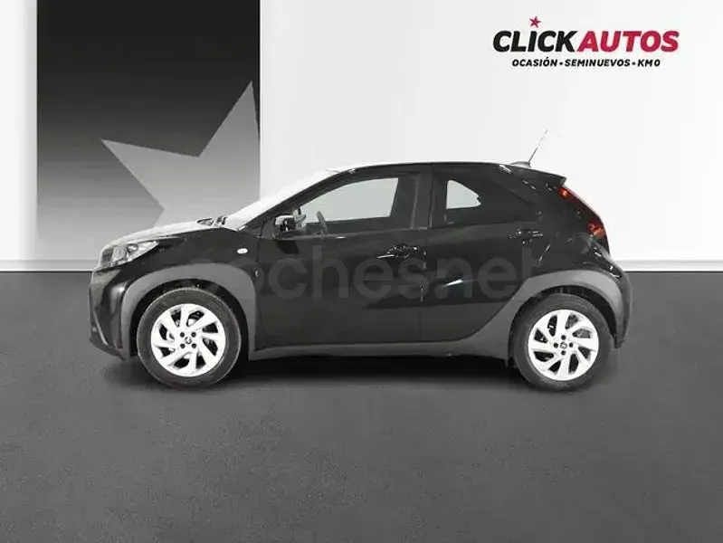 Usado Toyota Aygo X Play 72 CV (52 kW) 2025 Negro SUV