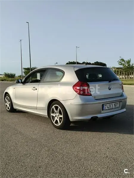 Usado BMW 116 122 CV (89 kW) 2009 Gris / plata Utilitario