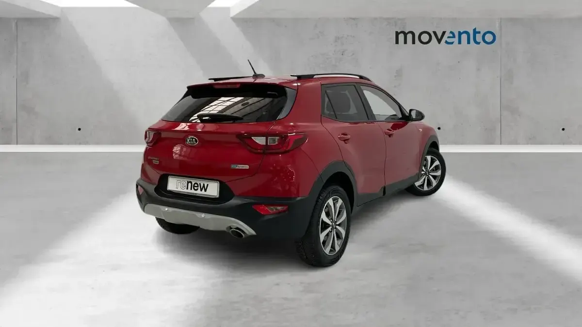 Usado Kia Stonic 100 CV (73 kW) 2021 Rojo SUV