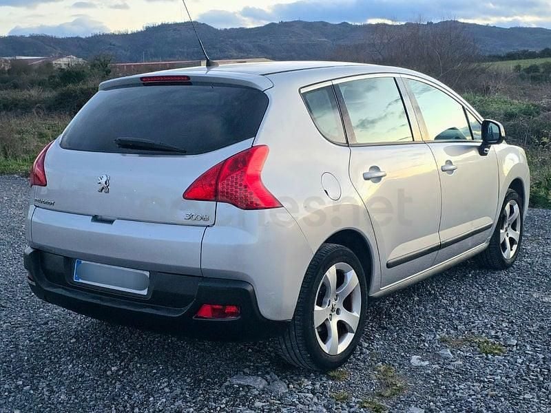 Usado Peugeot 3008 Premium 150 CV (110 kW) 2010 Gris / plata Familiar