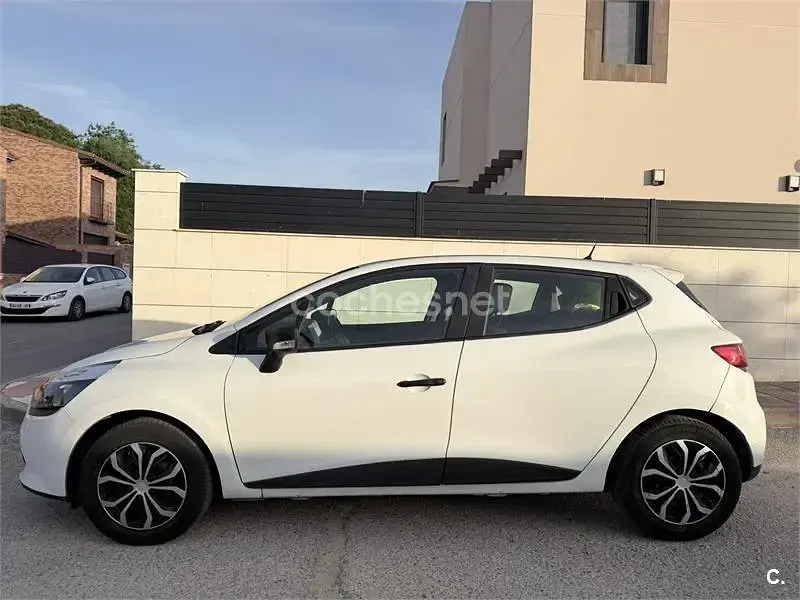 Usado Renault Clio IV Dynamique 90 CV (66 kW) 2016 Blanco Berlina