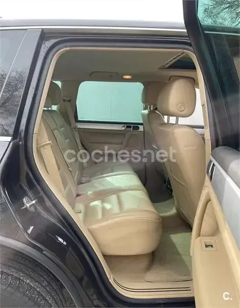 Usado VW Touareg 225 CV (165 kW) 2008 Negro SUV