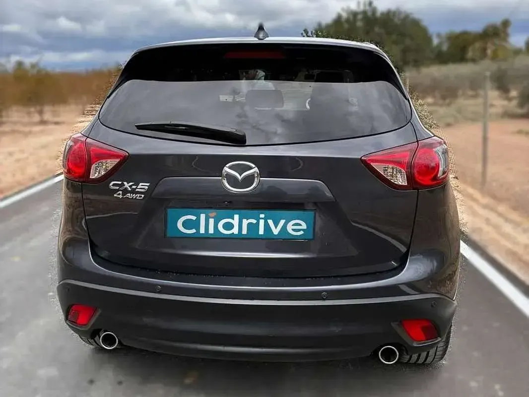 Usado Mazda CX-5 Luxury 150 CV (110 kW) 2014 Gris SUV