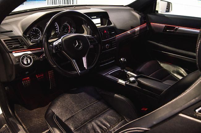 Usado Mercedes E220 170 CV (125 kW) 2012 Blanco Coupe