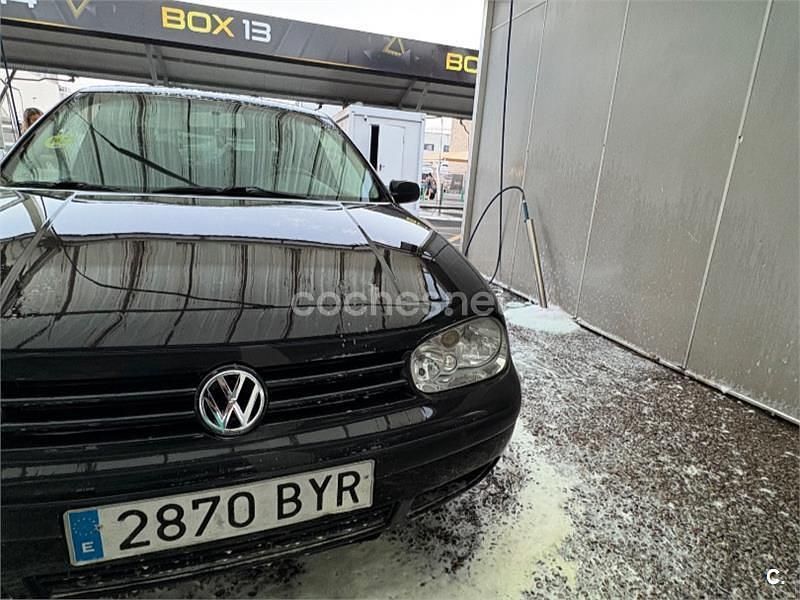 Usado VW Golf IV Highline 105 CV (77 kW) 2002 Negro Berlina