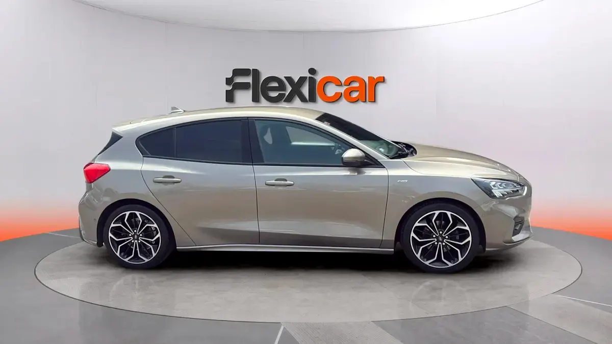 Usado Ford Focus Active 125 CV (91 kW) 2019 Gris Berlina