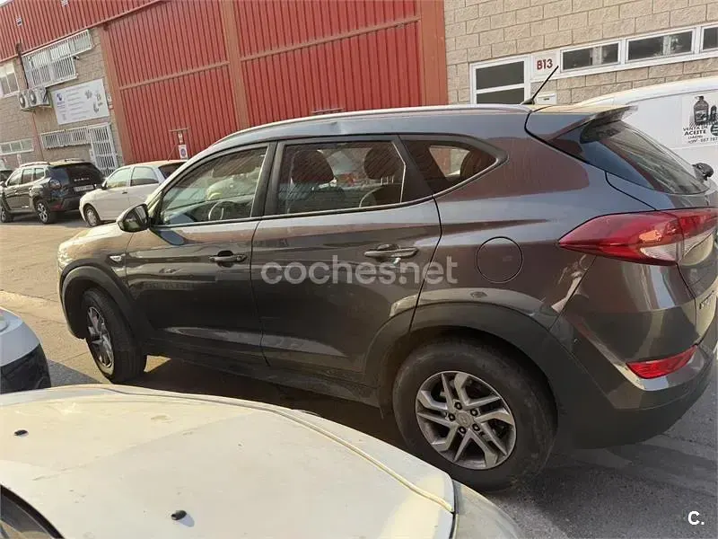 Usado Hyundai Tucson GO! 131 CV (96 kW) 2018 Marrón SUV