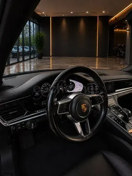Usado Porsche Panamera 4 Sport Turismo Sport Turismo 330 CV (242 kW) 2018 Negro Familiar