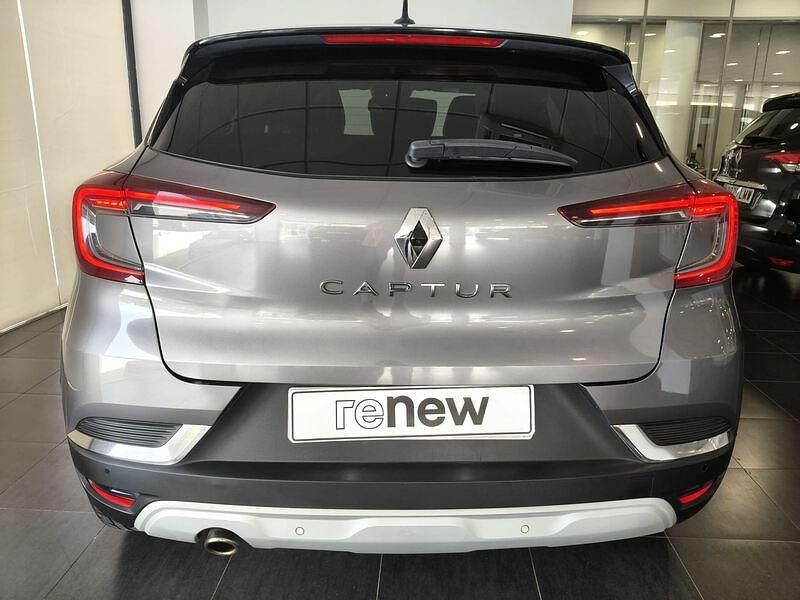 Usado Renault Captur Zen 130 CV (95 kW) 2020 Gris SUV