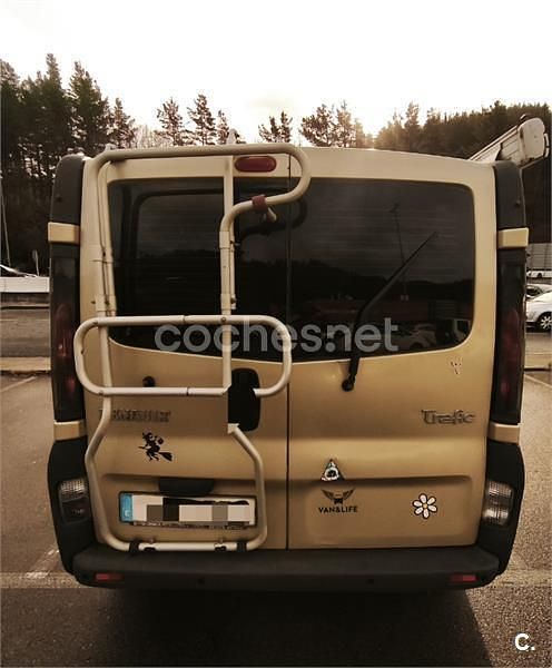 Usado Renault Trafic 150 CV (110 kW) 2021 Beige Monovolumen