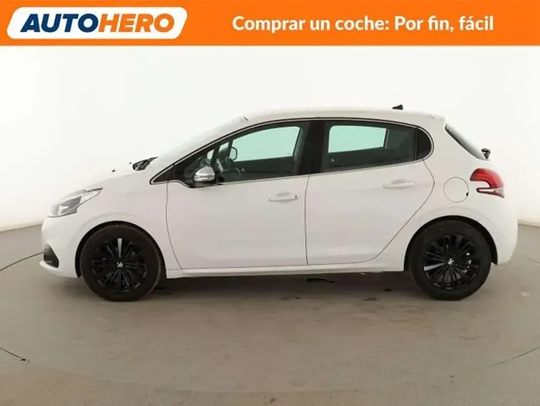 Usado Peugeot 208 Allure 99 CV (72 kW) 2018 Blanco Utilitario
