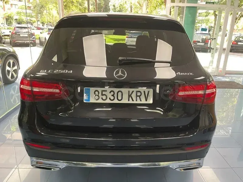 Usado Mercedes GLC250 204 CV (150 kW) 2018 Negro SUV
