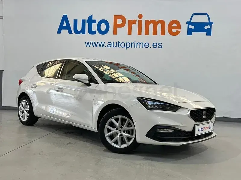 Usado Seat Leon Style 115 CV (84 kW) 2022 Blanco Berlina