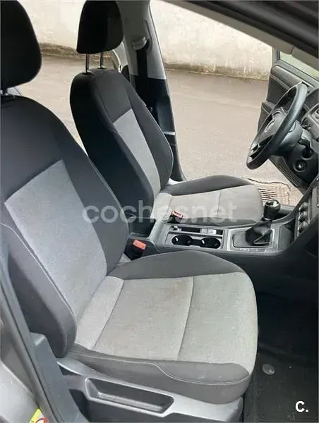 Usado VW Golf VII Edition 105 CV (77 kW) 2014 Gris / plata Berlina