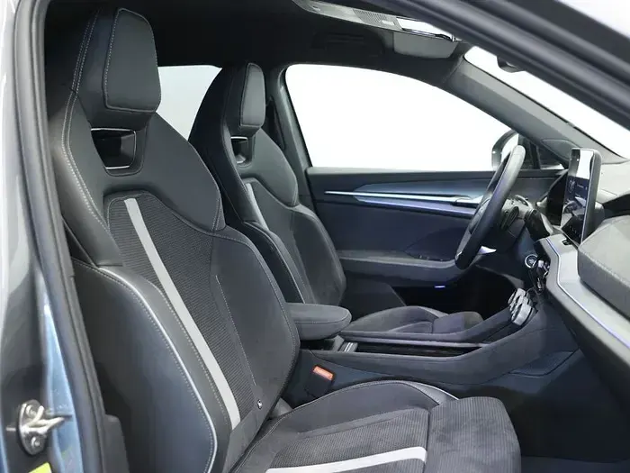 Usado Skoda Kodiaq SportLine 204 CV (150 kW) 2026 Gris SUV