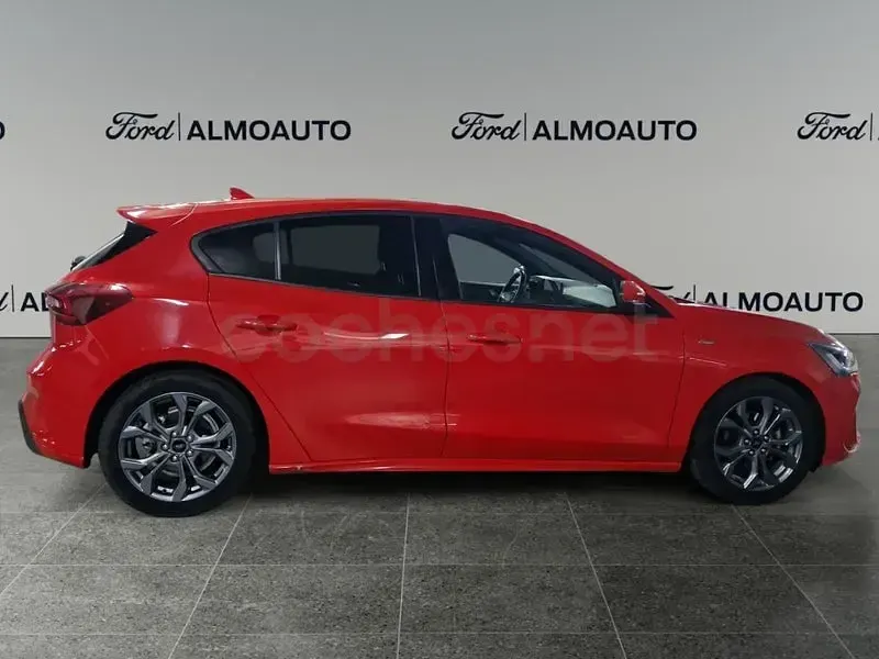 Usado Ford Focus ST-Line 125 CV (91 kW) 2024 Rojo Berlina