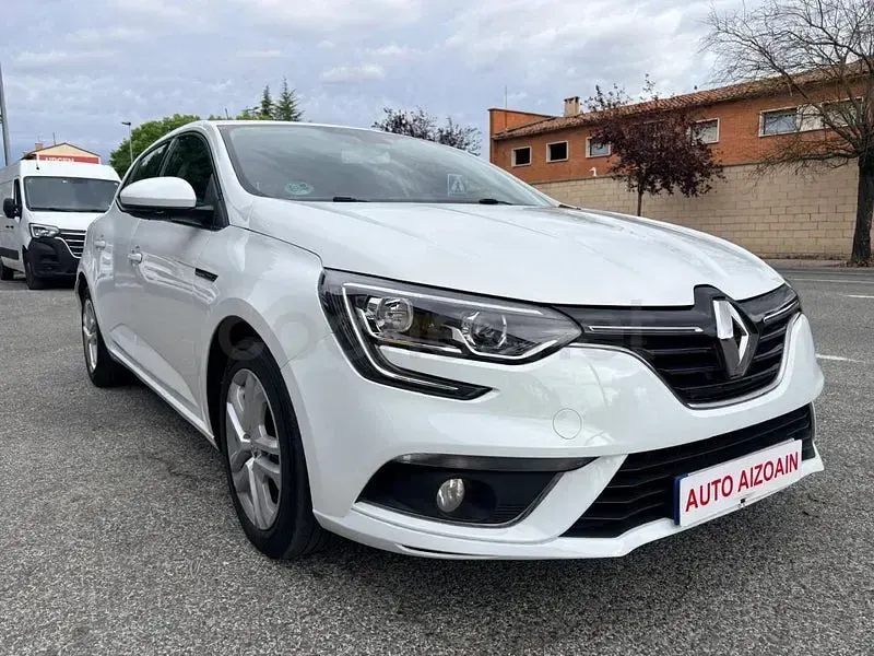 Usado Renault Mégane IV Business 95 CV (69 kW) 2020 Blanco Berlina