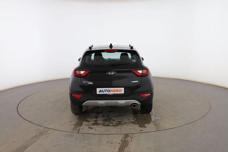 Usado Kia Stonic 101 CV (74 kW) 2021 Negro SUV