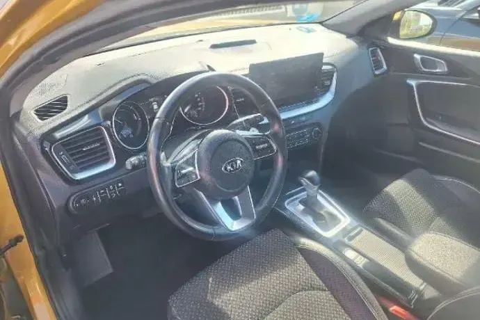 Usado Kia XCeed 141 CV (103 kW) 2021 Amarillo SUV