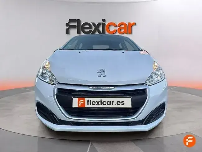 Usado Peugeot 208 Active 100 CV (73 kW) 2019 Blanco Utilitario