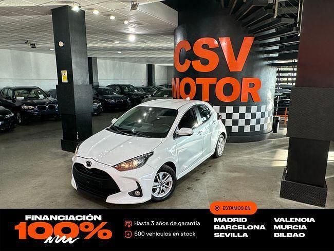 Usado Toyota Yaris Hybrid Active 116 CV (85 kW) 2024 Blanco Berlina