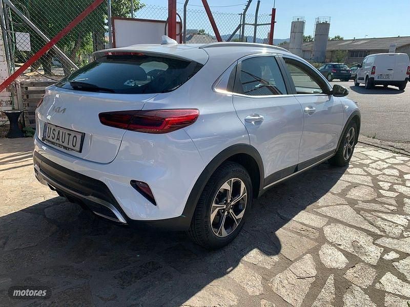 Usado Kia XCeed 120 CV (88 kW) 2023 Blanco SUV