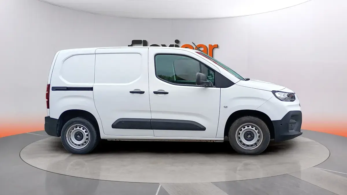 Usado Fiat Doblò 101 CV (74 kW) 2024 Blanco Monovolumen