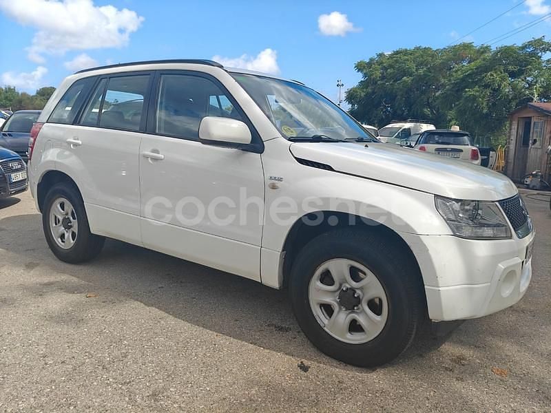 Blanco Usado 2008 Suzuki Grand Vitara SUV | 9990 € (Precio justo) - Imagen 1/4