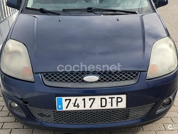 Usado Ford Fiesta Trend 68 CV (50 kW) 2005 Azul Utilitario