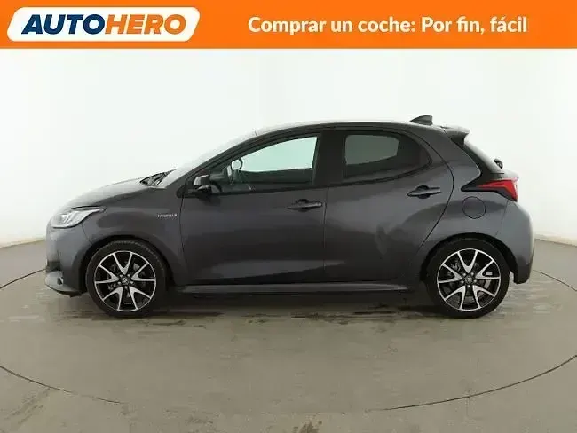 Używany Toyota Yaris Hybrid Style 116 KM (85 kW) 2020 Szary Sedan/Limuzyna