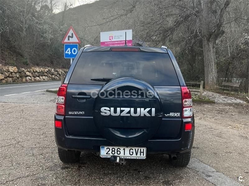 Usado Suzuki Grand Vitara 140 CV (102 kW) 2010 Negro SUV