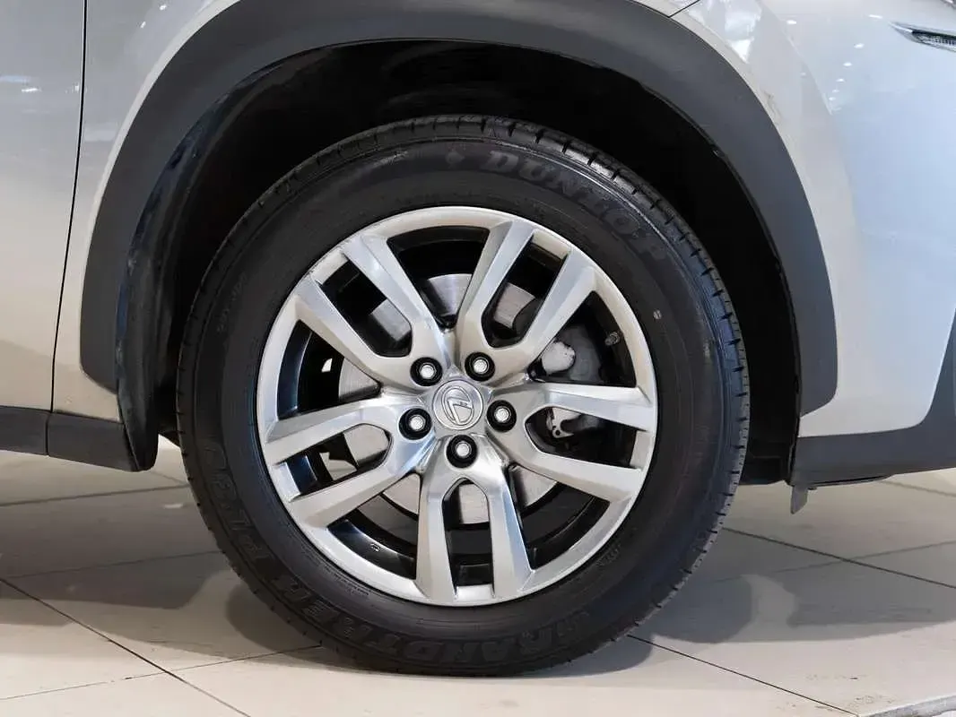 Usado Lexus NX300h Luxury Line 197 CV (144 kW) 2015 Amarillo SUV