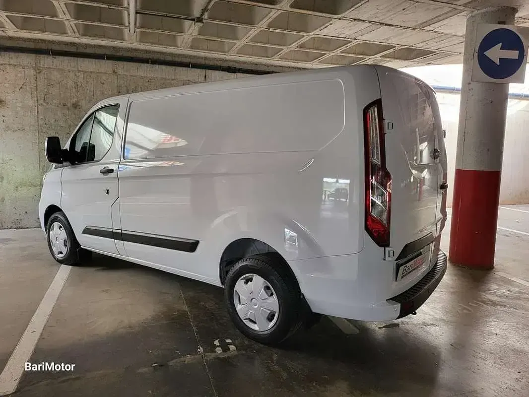 Usado Ford Transit Custom Trend 131 CV (96 kW) 2023 Blanco Van