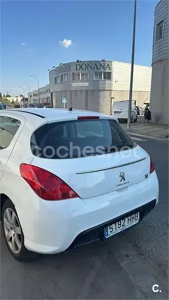 Usado Peugeot 308 Active 112 CV (82 kW) 2011 Blanco Berlina