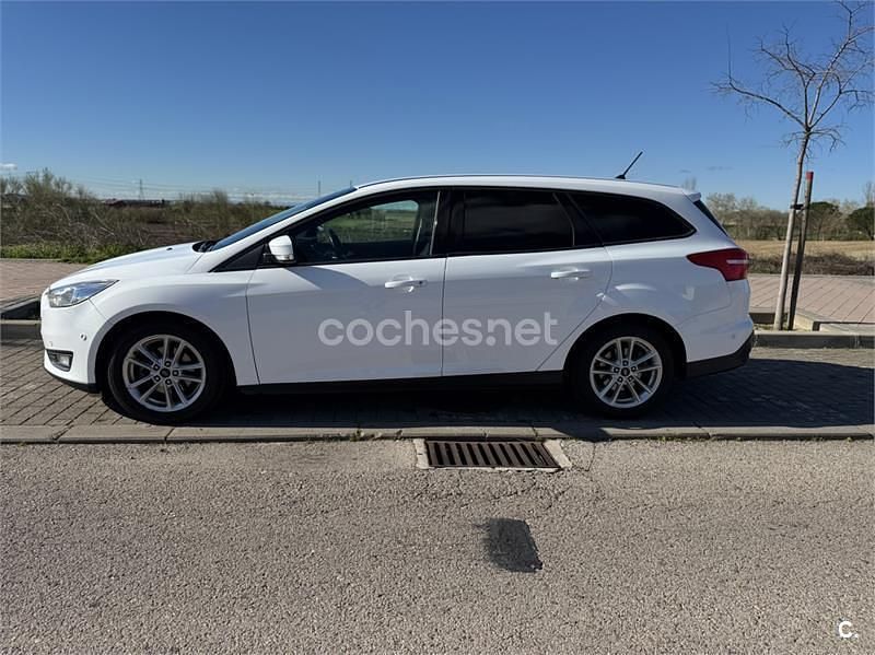 Usado Ford Focus Titanium 120 CV (88 kW) 2018 Blanco Familiar