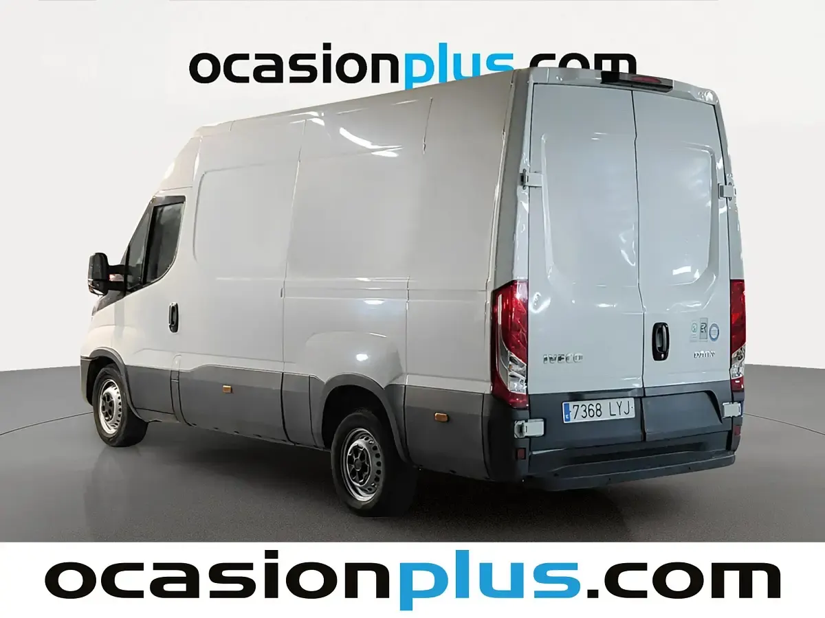 Usado Iveco Daily 156 CV (114 kW) 2022 Blanco Monovolumen