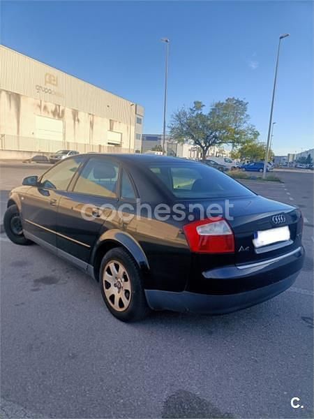 Usado Audi A4 130 CV (95 kW) 2002 Negro Berlina