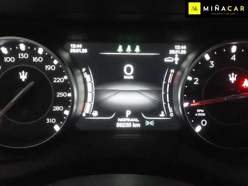 Usado Maserati Levante GT 330 CV (242 kW) 2022 Gris SUV