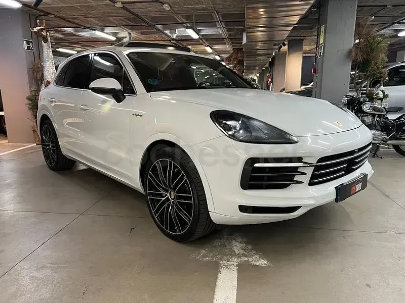 Usado Porsche Cayenne E-Hybrid 462 CV (339 kW) 2020 Blanco SUV