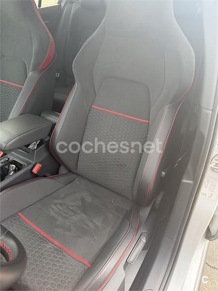 Usado VW Golf VIII GTI Clubsport 301 CV (221 kW) 2022 Gris / plata Berlina