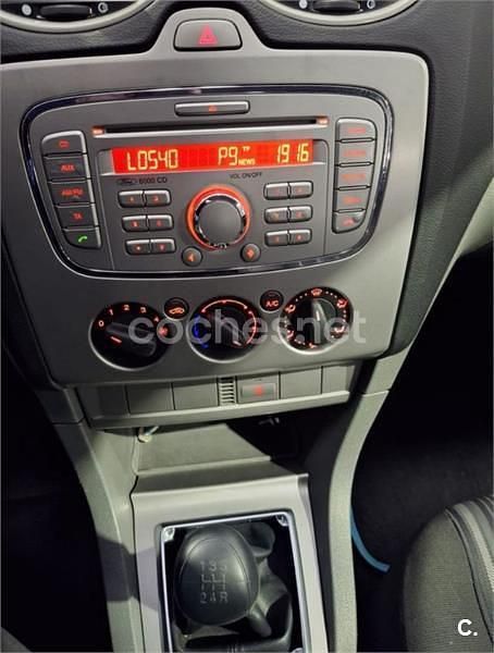 Usado Ford Focus Trend 109 CV (80 kW) 2008 Azul Berlina