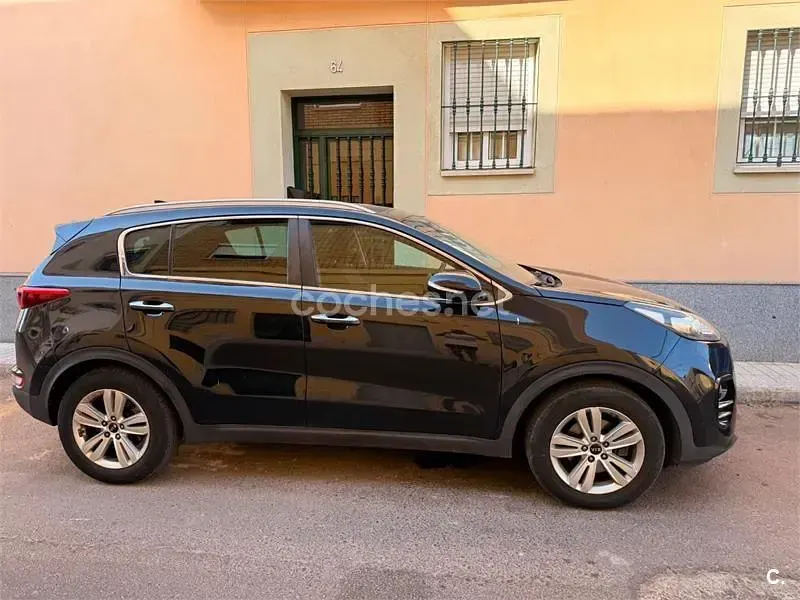 Usado Kia Sportage 115 CV (84 kW) 2016 Negro SUV