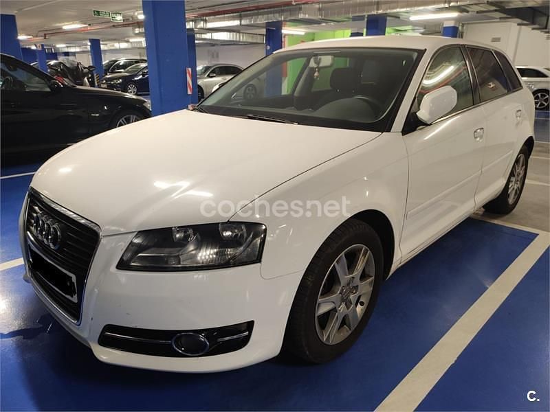Usado Audi A3 Attraction 140 CV (102 kW) 2010 Blanco Utilitario