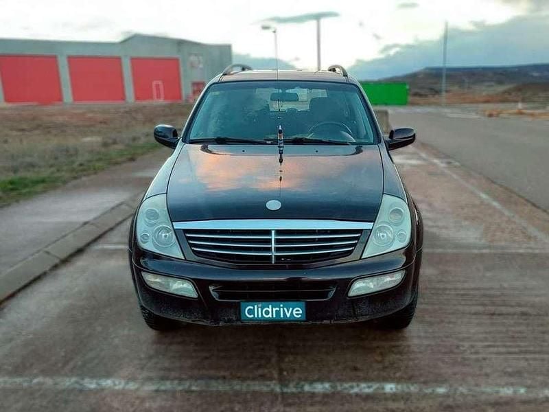 Usado Ssangyong (KGM) Rexton Limited 186 CV (136 kW) 2005 Violeta / lila SUV