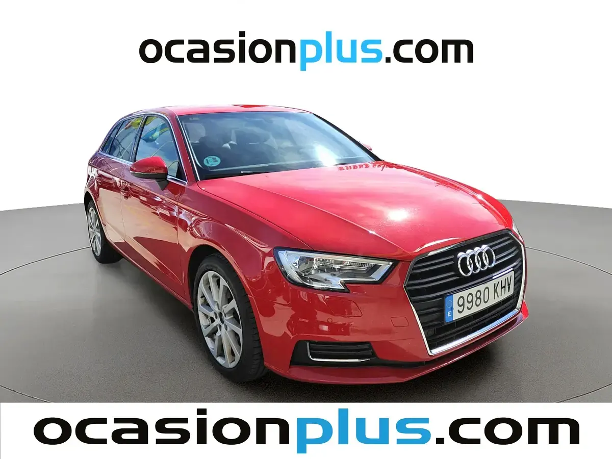 Usado Audi A3 Sportback Design 116 CV (85 kW) 2018 Rojo Utilitario