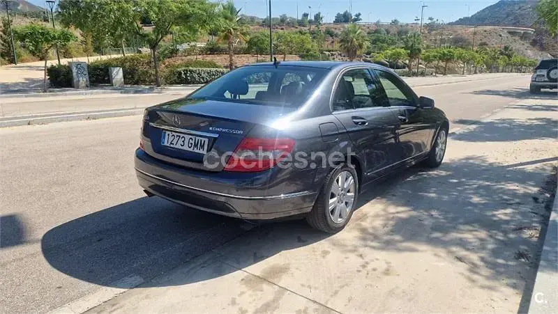 Usado Mercedes C180 Avantgarde 156 CV (114 kW) 2009 Negro Berlina