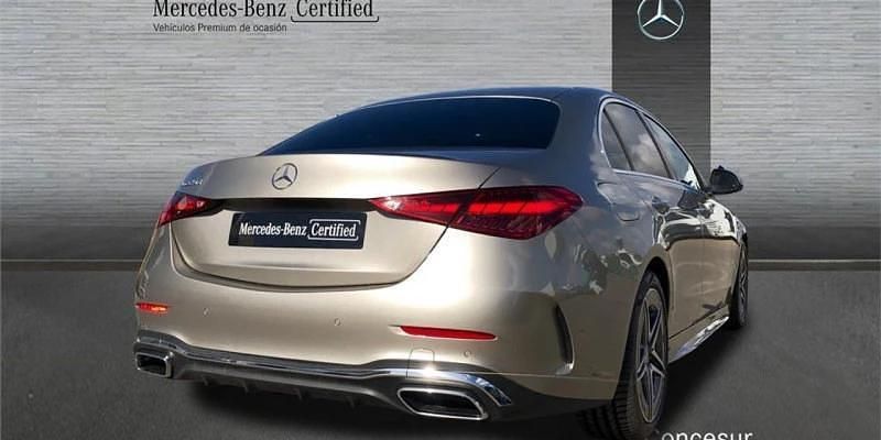 Usado Mercedes C220 200 CV (147 kW) 2022 Plateado Berlina