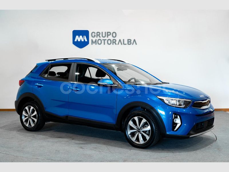 Azul Usado 2024 Kia Stonic SUV | 20.490 € (Un poco caro) - Imagen 1/4